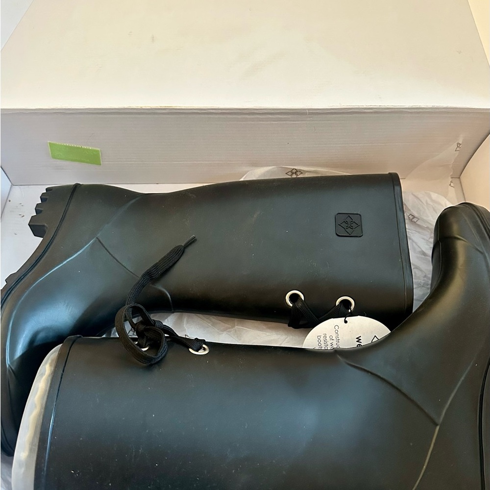 DAV  Black Lace Up Boots with Metal Eyelets
